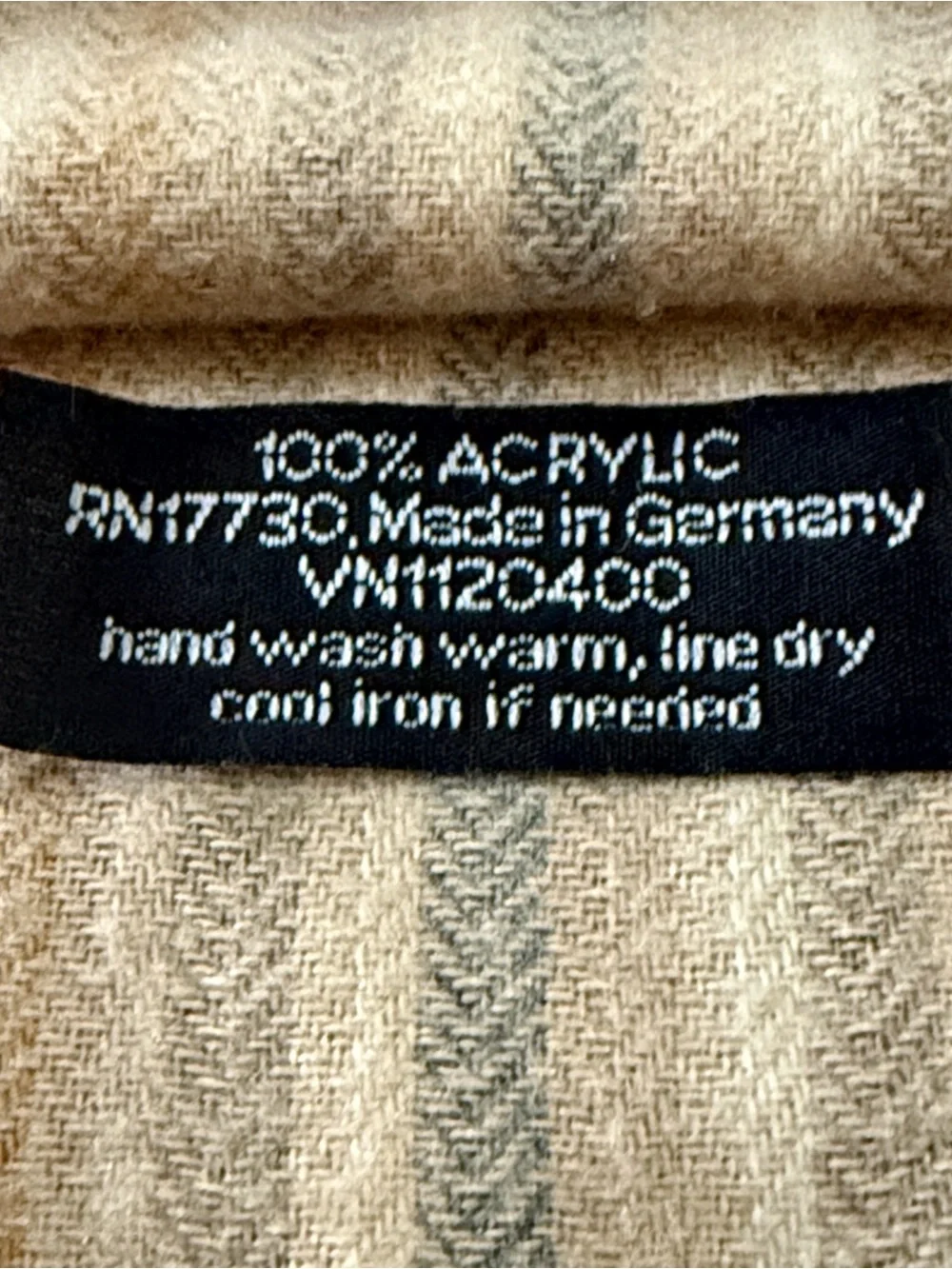 Men’s Soft Beige Acrylic Scarf - Made in Germany